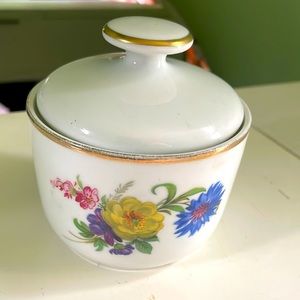 Vtg Bareuther Waldsassen
Gold Trim Flower Sugar Bowl w/ Lid #142 Bavaria Germany